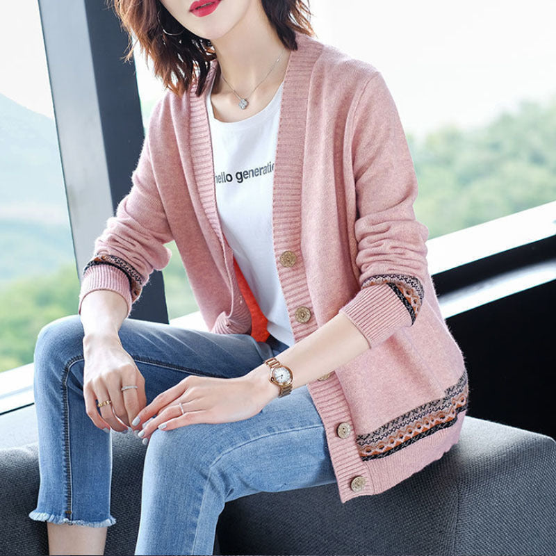 Cardigan Femme à Col V – Élégance & Confort au Quotidien
